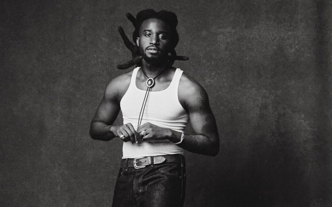SHABOOZEY E LEON BRIDGES UNEM O PESO DO ALT-COUNTRY À SOFISTICAÇÃO DO SOUL CONTEMPORÂNEO EM “BURN IT DOWN”