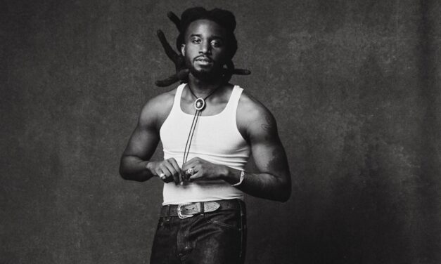 SHABOOZEY E LEON BRIDGES UNEM O PESO DO ALT-COUNTRY À SOFISTICAÇÃO DO SOUL CONTEMPORÂNEO EM “BURN IT DOWN”