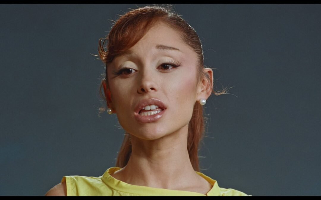 ARIANA GRANDE ACABA DE LANÇAR SEU OITAVO ÁLBUM DE ESTÚDIO, “PETAL”, ACOMPANHADO DE CLIPE HOMÔNIMO
