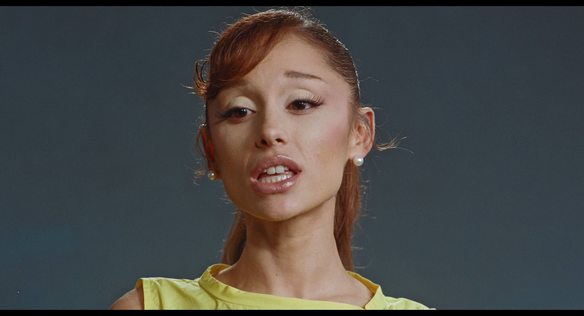 ARIANA GRANDE ACABA DE LANÇAR SEU OITAVO ÁLBUM DE ESTÚDIO, “PETAL”, ACOMPANHADO DE CLIPE HOMÔNIMO