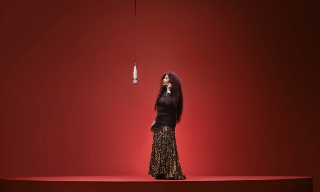 APÓS ANUNCIAR NOVO ÁLBUM E LANÇAR CLIPE COM SNOOP DOGG, CHAKA KHAN BRILHA NO A COLORS SHOW COM A FAIXA “THROUGH THE FIRE”