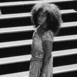 LINIKER TRANSFORMA PARIS EM CENÁRIO PARA UMA NARRATIVA DELICADA NO CLIPE “MELHOR NOTÍCIA”