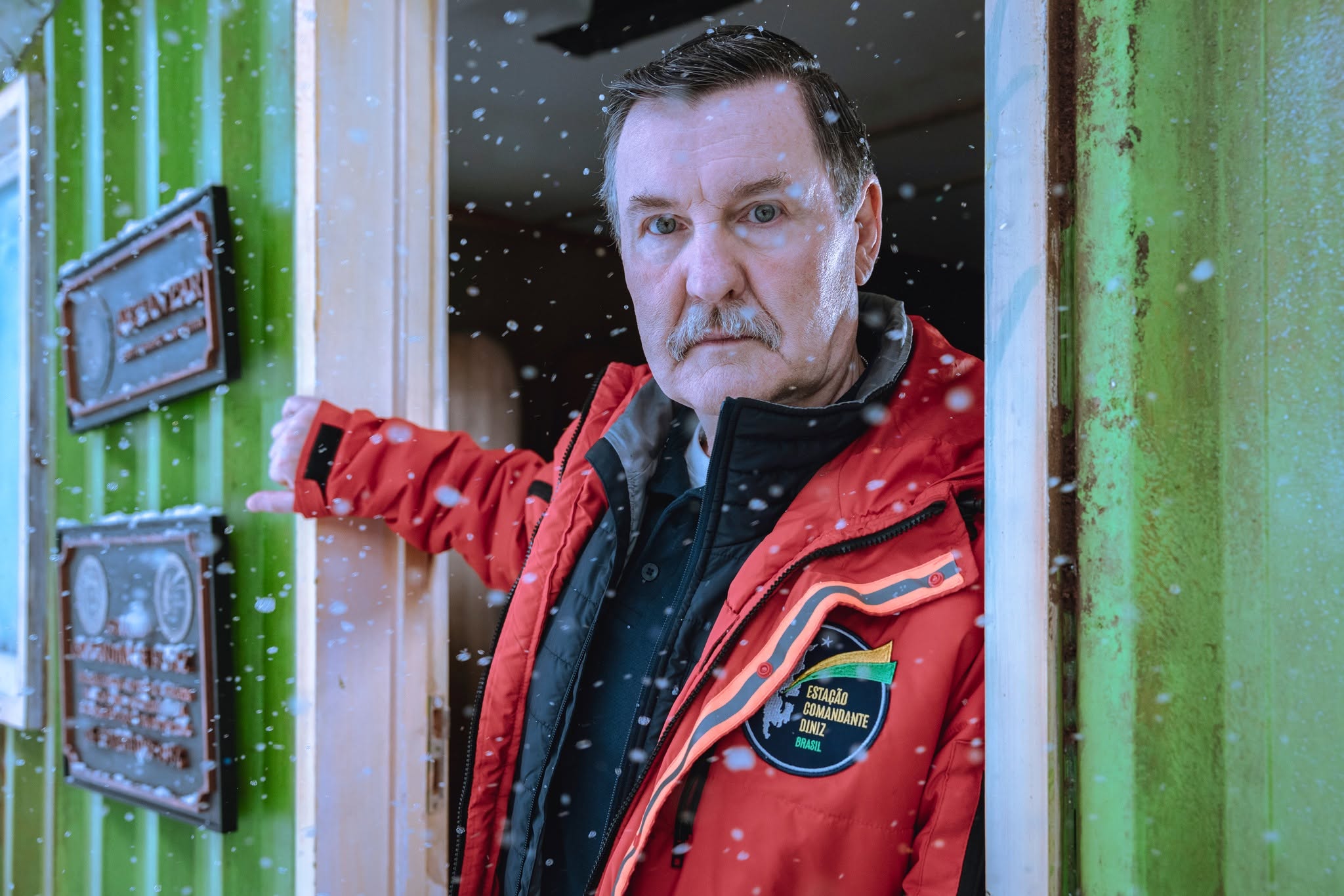 Promoday Antártida – Comandante Barros (Antônio Calloni).