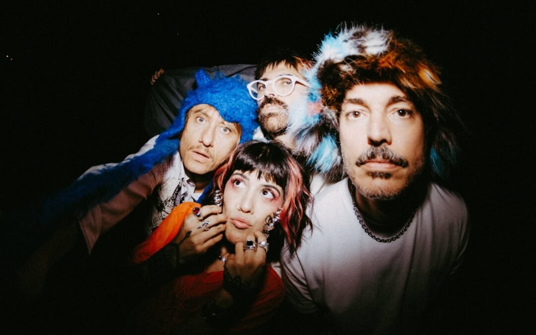 SUPERCOMBO LANÇA SHORT FILM COM OS CLIPES DE “DEIXA A MARÉ TE LEVAR” E “COMO SE FOSSE ONTEM”