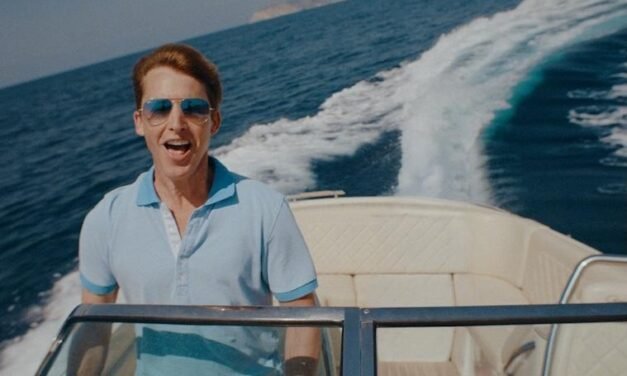 JAMES BLUNT CONECTA A ALEGRIA DO VERÃO À SENSAÇÃO DE SER ATRAÍDO POR ALGUÉM NO CLIPE DE “TASTES LIKE SUMMER”