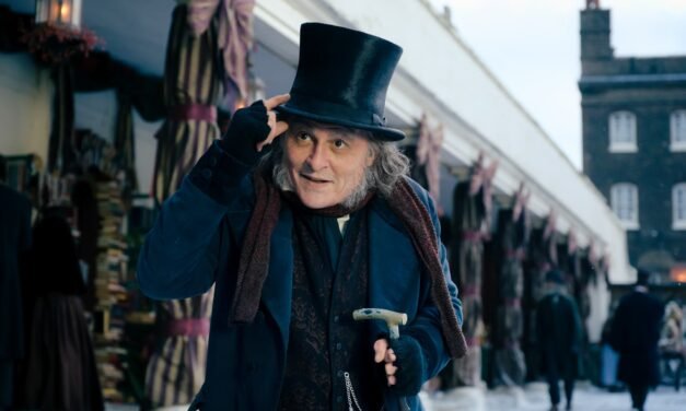 ESTRELADO POR JOHNNY DEPP, “EBENEZER E OS FANTASMAS DO NATAL” ACABA DE GANHAR TRAILER INÉDITO